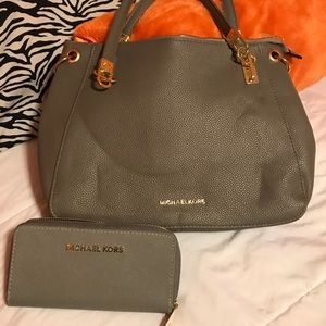 Purse and wallet, gray